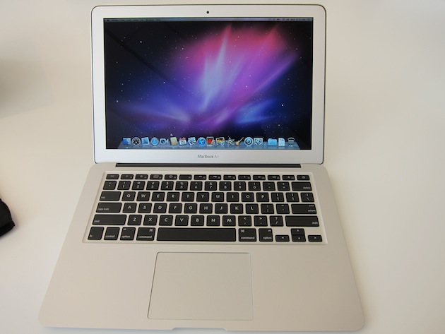     MacBook Air (19 )