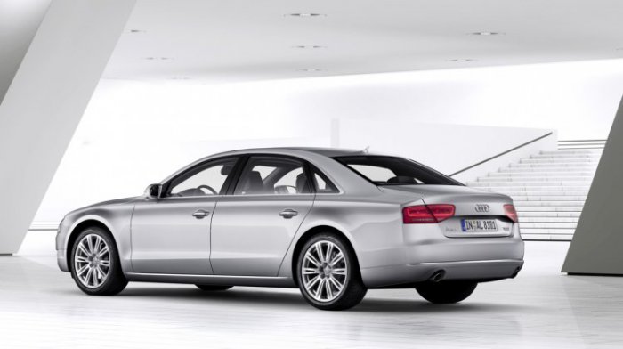 Audi A8 L (21 )