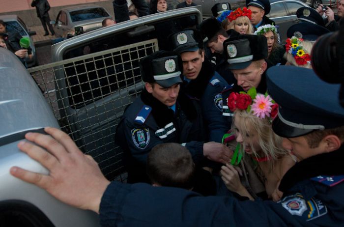 Femen опять повязали)