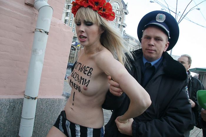 Femen  )