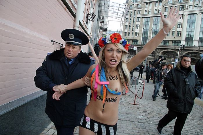 Femen  )