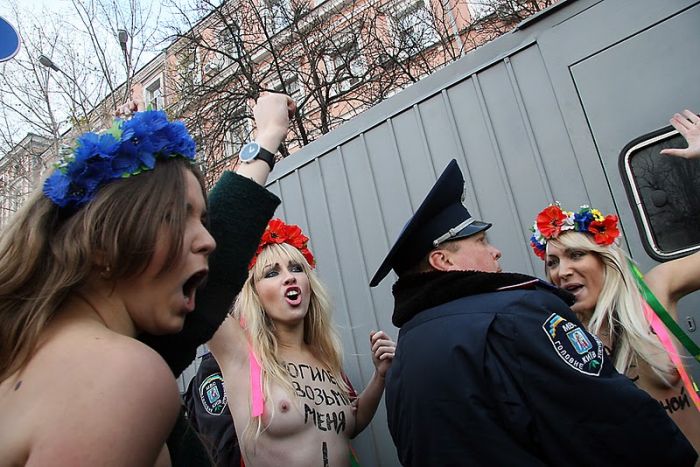 Femen  )