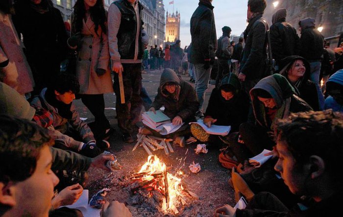 Студенческие беспорядки в Лондоне продолжаются (11 фото)
