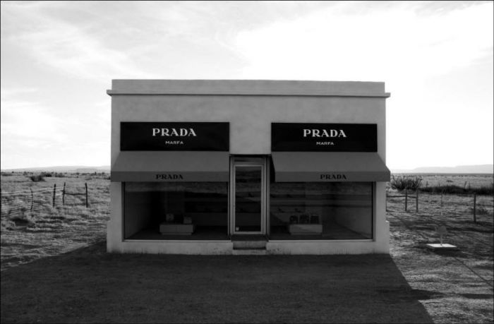 Магазин Prada в Техасе (11 фото)