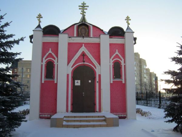 Церковь для блондинок в Москве (8 фото)