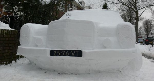 Мерседес S-class из снега