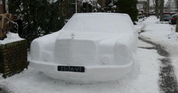 Мерседес S-class из снега