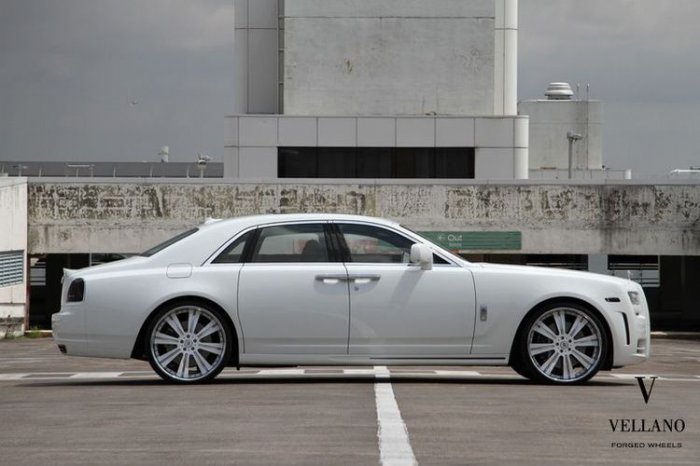 Rolls-Royce Ghost  Mansory