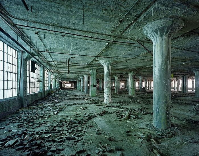 Заброшенный город, призрак Детройт (25 фото)
