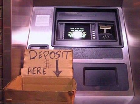 Прикольные снимки событий у банкоматов