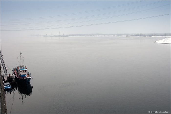 Воткинская ГЭС на реке Кама в Пермском крае