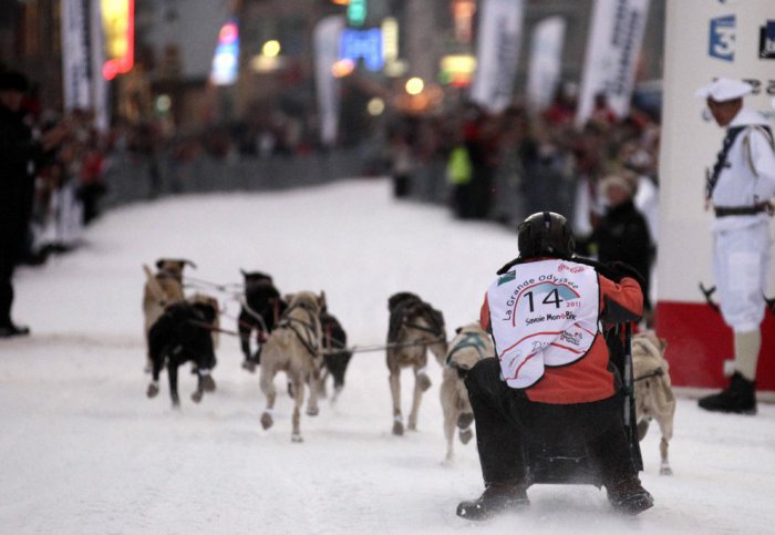 Традиционная гонка на собачьих упряжках (33 фото)