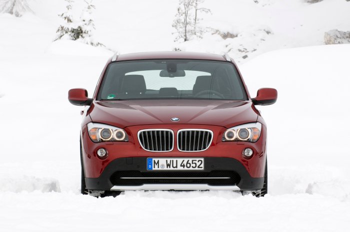 2011 BMW X1 xDrive28i (17 фото)