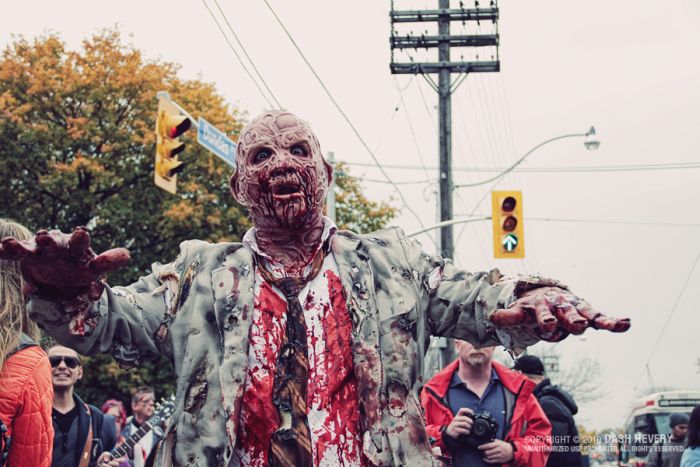 Зомби прошли по Торонто