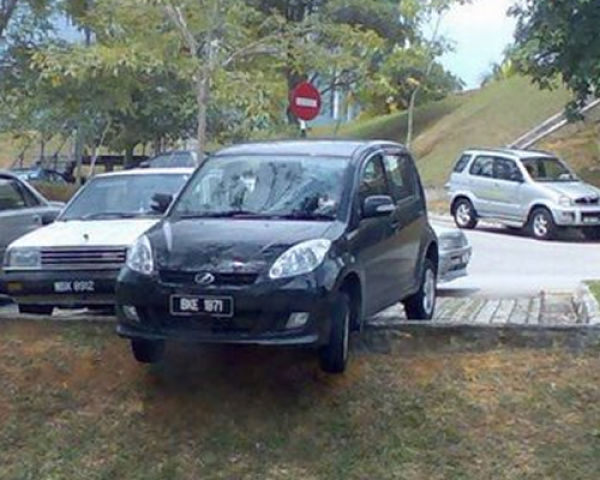 Неудачные парковки (47 фото)