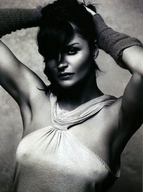  Helena Christensen (9 )