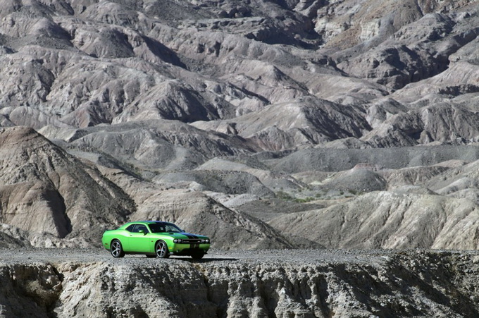 Dodge Challenger SRT8 (5 )