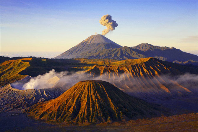 Cамые разные вулканы со всего мира