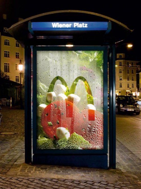 Автобусные остановки с креативной рекламой