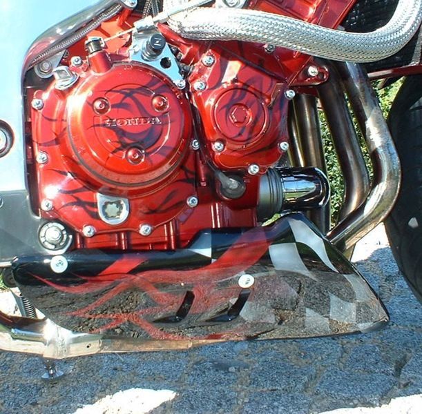 Внушительные мотоциклы в стиле Streetfighter (103 фото)