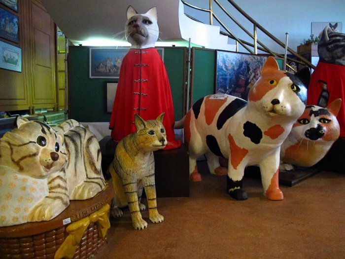 Фоторепортаж из музея кошек в Малайзии