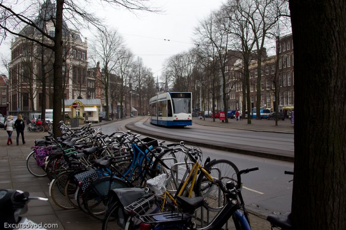 Велосипедные парковки в Амстердаме