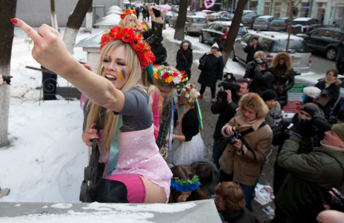  Femen "  " (16 )