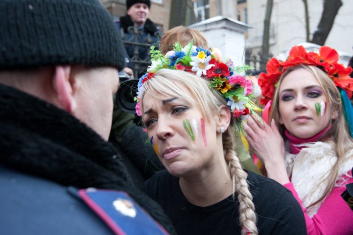  Femen "  " (16 )