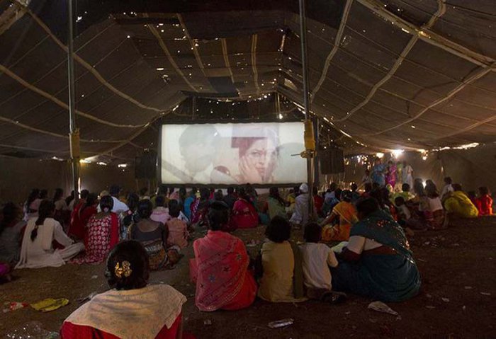 Передвижной кинотеатр в Индии