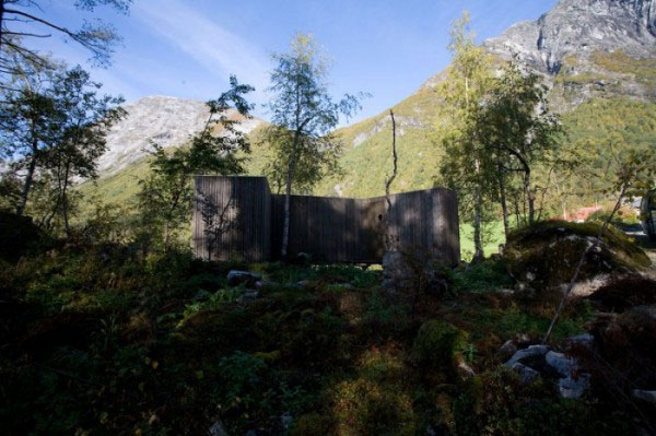 Отель в лесу в Норвегии