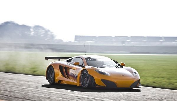  McLaren MP4-12C (10 )