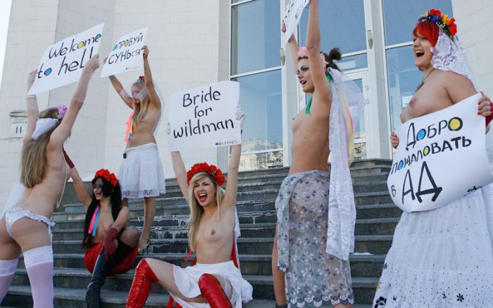  FEMEN  (12 )