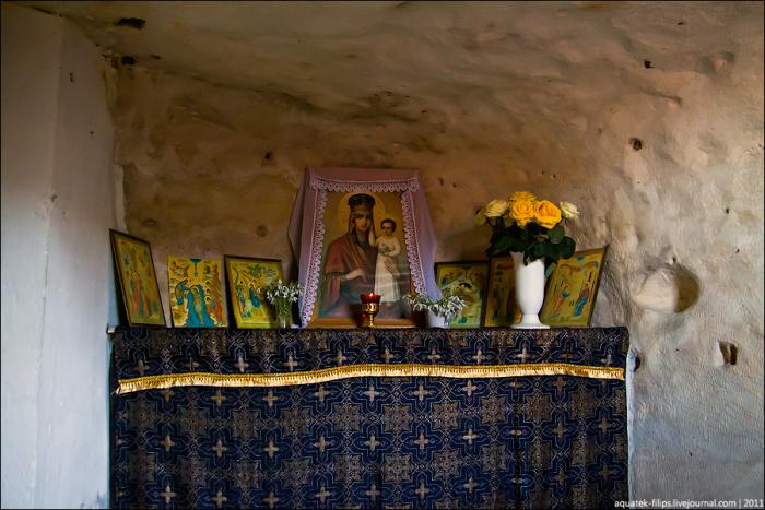 Пещерный монастырь Св. Климента в пригороде Севастополя (16 фото)