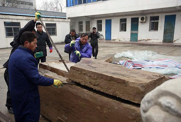 Китайские строители нашли на стройке мумию!