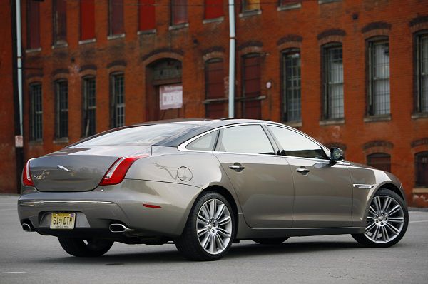 Jaguar XJ