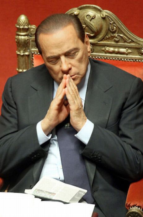 Богатая жестикуляция Берлускони (41 фото)