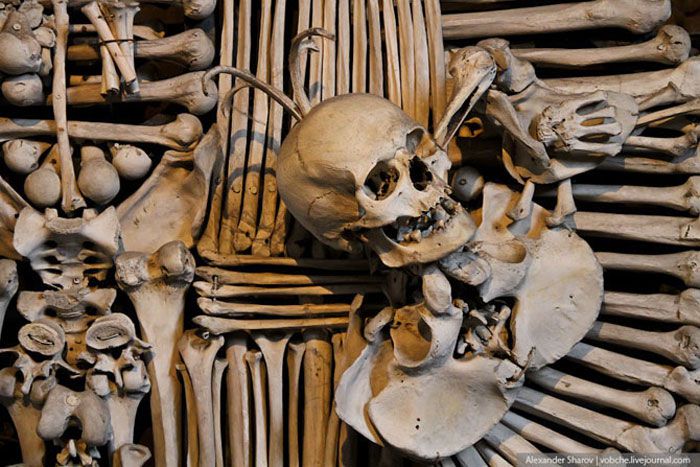 Часовня из 40 000 человеческих скелетов