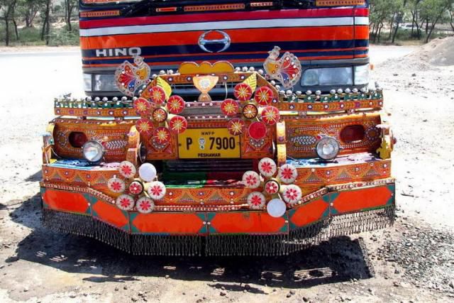 Крутой тюнинг пакистанских автомобилей