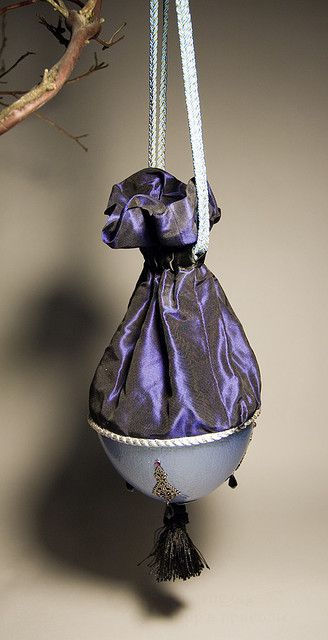 Необычные сумочки в виде яиц