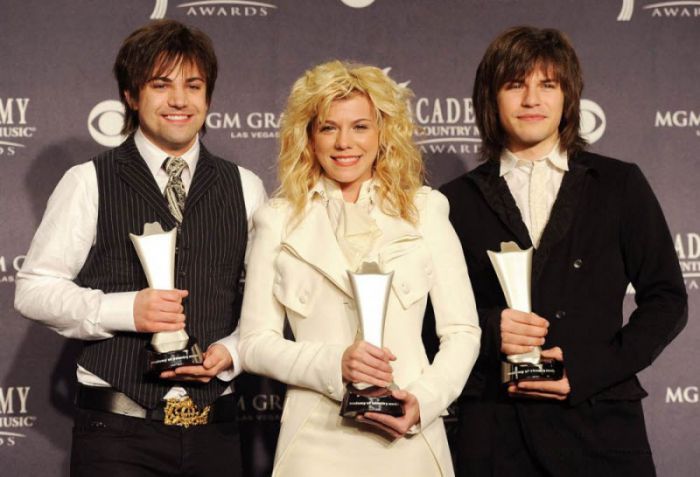 Вручение премий Country Music Awards 2011 (18 фото)