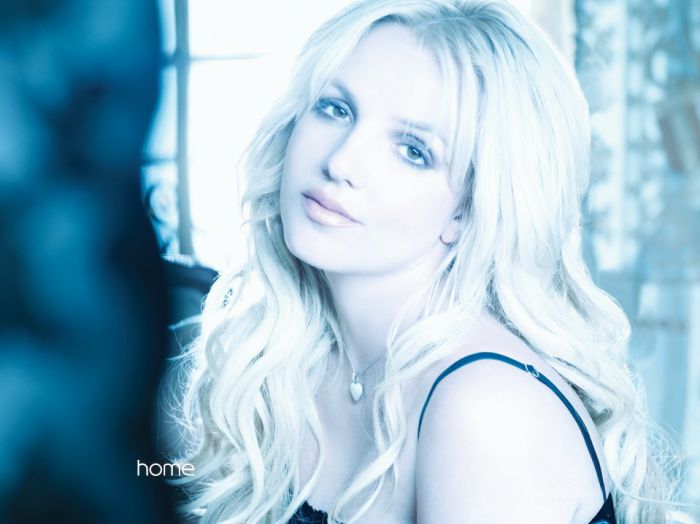   (Britney Spears)  Femme Fatale (11 )