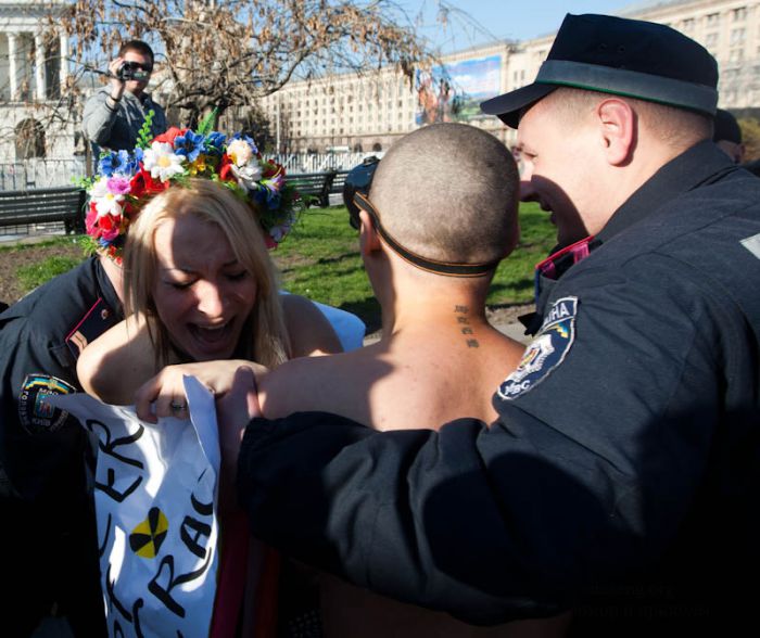  FEMEN   