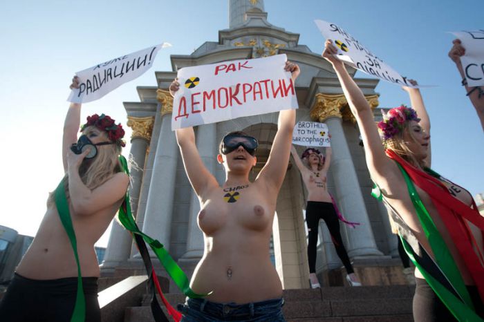  FEMEN   