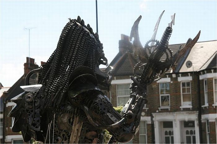 Статуя из кинофильма Хищник в Лондоне