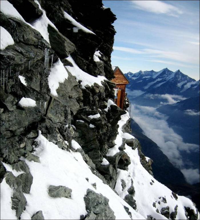 Дом в горах Швейцарии (5 фото)