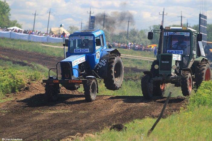 Гонки на тракторах в Ростове-на-Дону (16 фото)