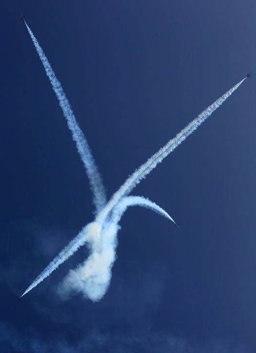  Air Show    (16 )