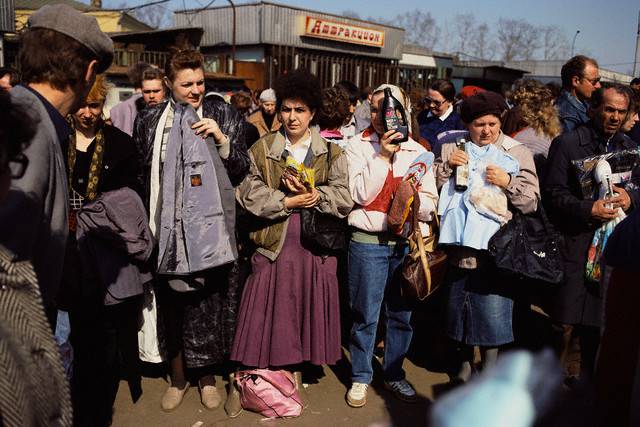Обыденная жизнь России 1990-1991 годов