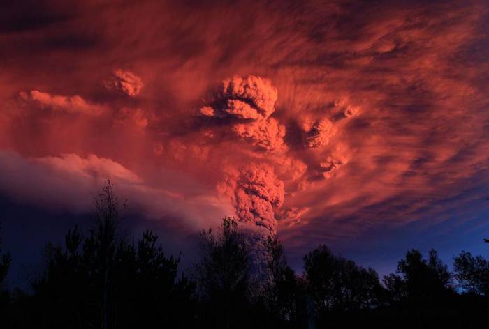 Извержение вулкана Пуйеуэ (5 фото)