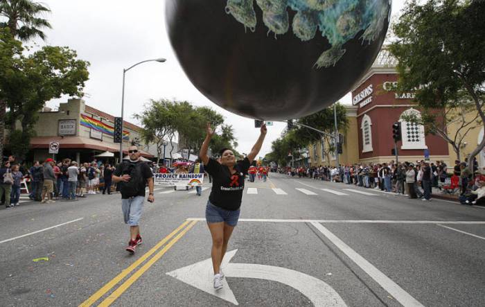  LA PRIDE    (9 )